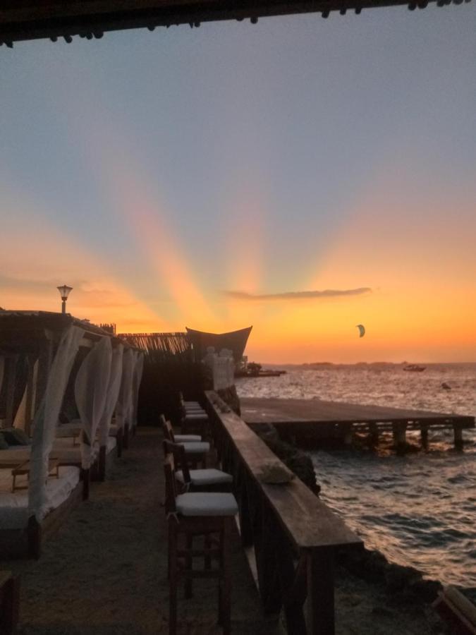 Hotel Sunsets Del Rosario Isla Grande  Kültér fotó